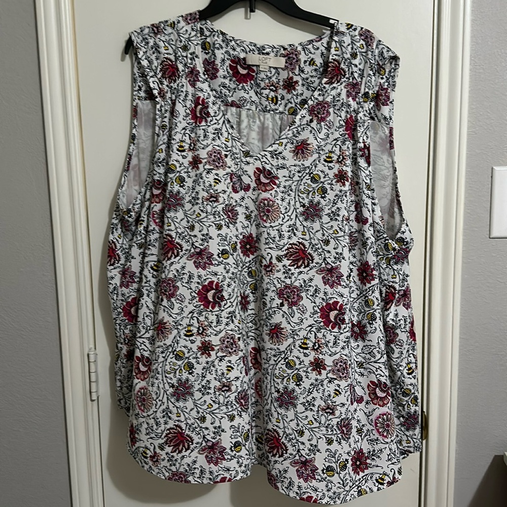 Loft plus 26W soft dressy white floral lined tank